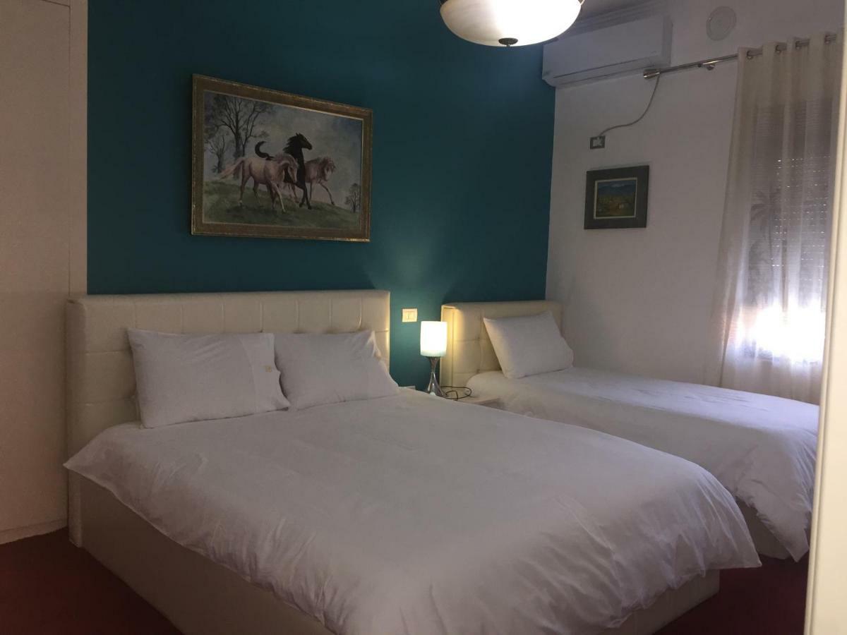 Hotel Bujtina Bicolli Korce Eksteriør bilde